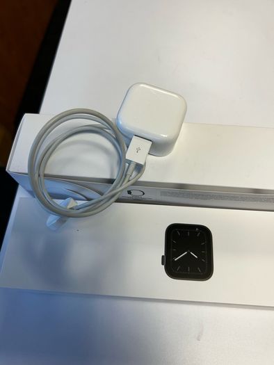 Apple Watch Series 5 44mm