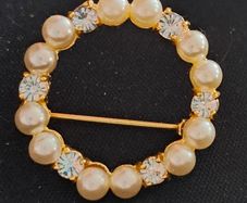 Pearl brooch