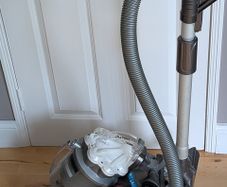 Dyson DC19 vacuum hoover (hose damaged) - repair/parts - PLEASE READ FULL AD