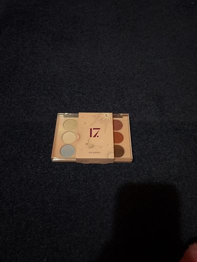 Seventeen Make up brush and eye Palette Bundle