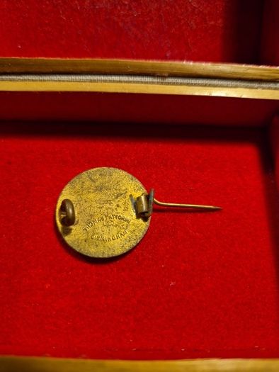 Vintage St Marys College Cheltenham Fattorini Enamel Pin Badge Coat of Arms