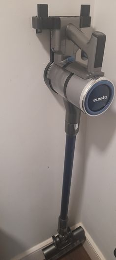 Hand held vaccum cleaner ( Eureka)
