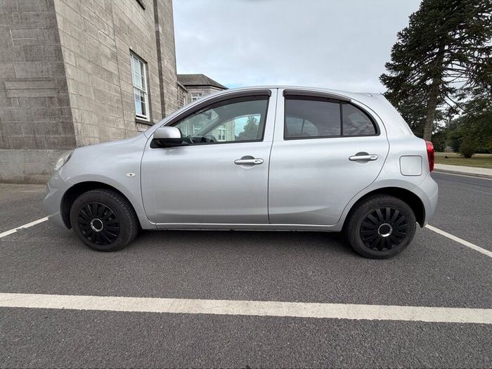 Nissan March 2016