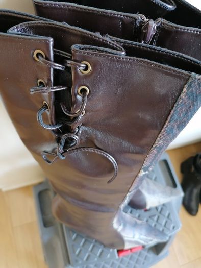 Women's Boot's Size 7 Eur 40