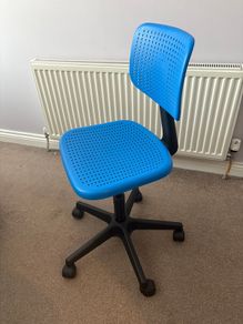 Kids desk chair