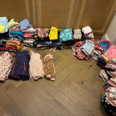 Girls bundle (250 items)