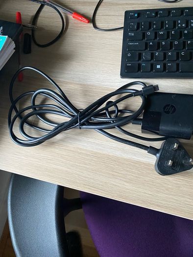 HP 45w usb-c power charger