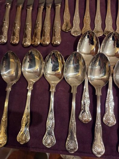 Newbridge Silverware 31 Piece Kings Pattern Set