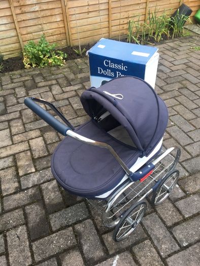 Dolls Classic Pram