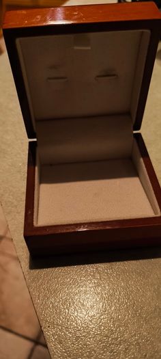 Packaging Or Trinckelt Wooden Box