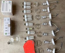 New and used lights and bulbs - Good collection