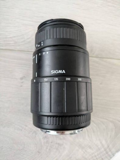 Sigma 70-300mm F4-5.6 DL Macro Telephoto Zoom Lens  70-300mm