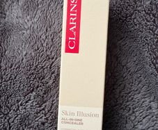 Clarins Skin illusion All in one concealer  - 10