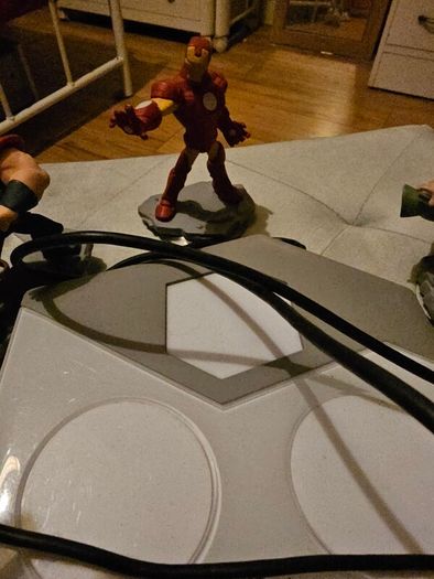 Disney Infinity Marvel 2.0 With 5 Figurines