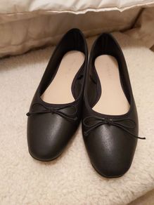 Ladies flats