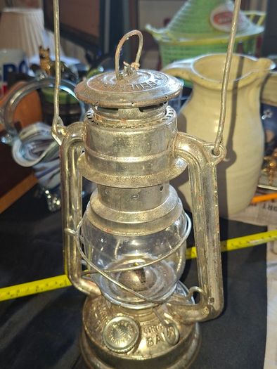 Beautiful Old Feuer hand 275 Baby Hurricane Lantern, Postage Available