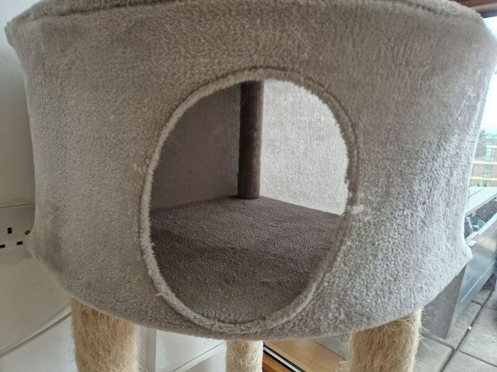 Cat tree