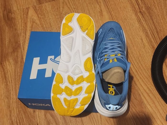 hoka clifton 10s