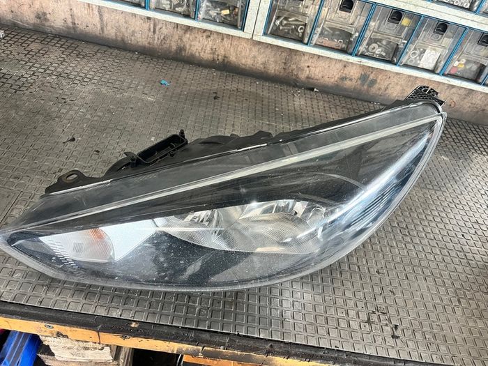 Headlight Ford Focus MK3