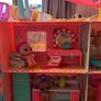 lol house with furniture and 3 dolls Image 5