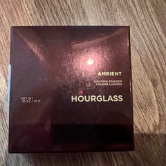 Hourglass ambient lightening powder