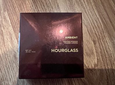 Hourglass ambient lightening powder