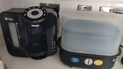 Formula feed maker and steriliser