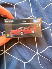 tomica premium Ferrari f40