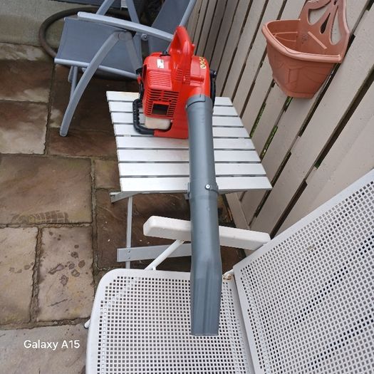 leaf blower