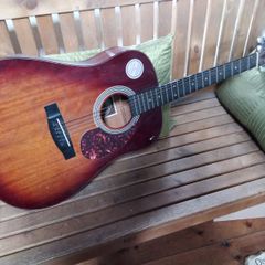 Hondo Acoustic Guitar