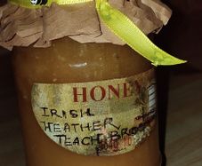 Donegal raw Wild flower honey- 2.50e per 200g.
