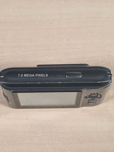 Vivitar Vivicam 7100s Digital Camera 7mp Mega Pixels Compact No Battery Charger Or Memory Card