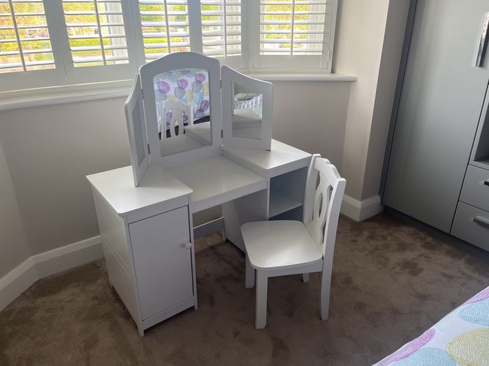 Kids deluxe vanity with chair, mirror and storage