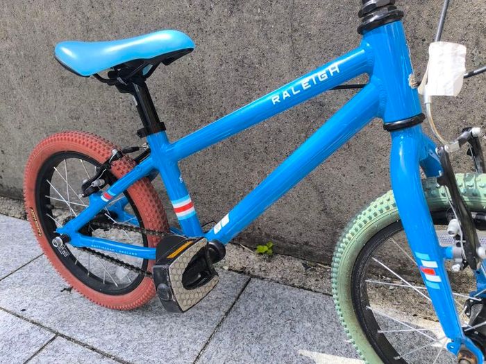 kids 16 inch Raleigh pop bike
