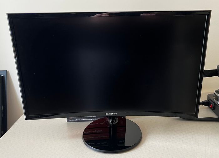 Samsung Curved Monitor 24"