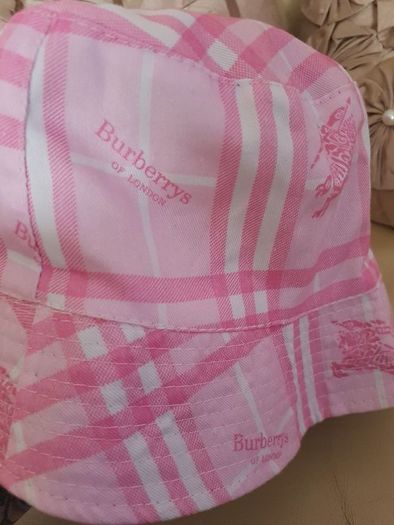 Pink Burberry bucket hat