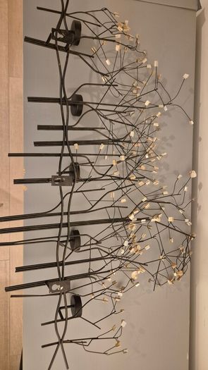 Wall tealight holder