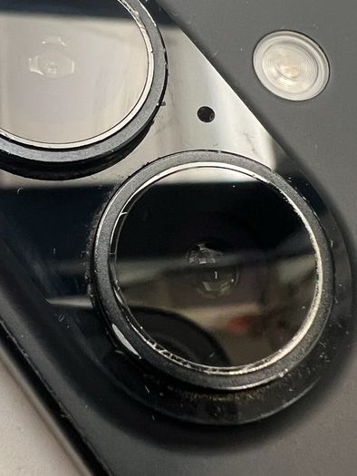 iPhone 16 Crack on Screen