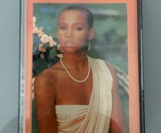 Whitney Houston - Debut album. Excellent condition.