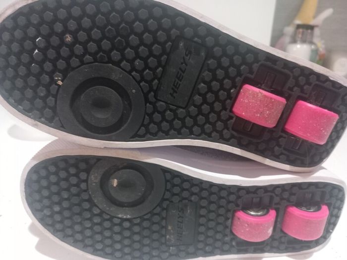 heelys