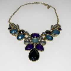 Avon chunky necklace with gemstones