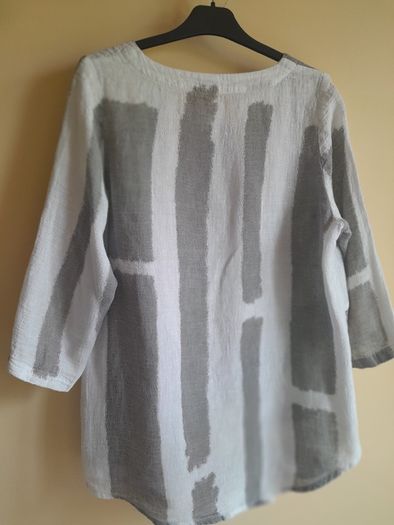Q'neel White with grey top  90% Linen.New