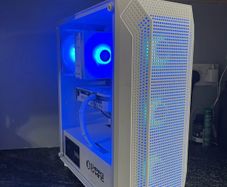 All White Fully Set Up Gaming Pc