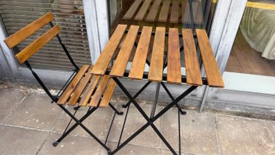 Garden table + chair