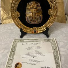 Treasures of Tutankhamun plate on stand