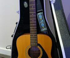 Yamaha FG 403 MS guitar