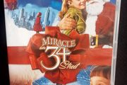 Miracle On 34th Street - 2 Film Gift DVD Set