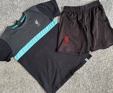 Liverpool Top and shorts size 9-10