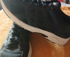 Asics  gel contend 4 unisex trainers /runners