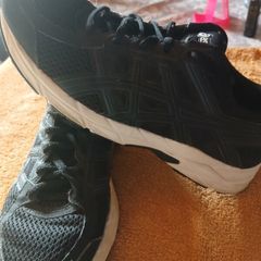 Asics  gel contend 4 unisex trainers /runners